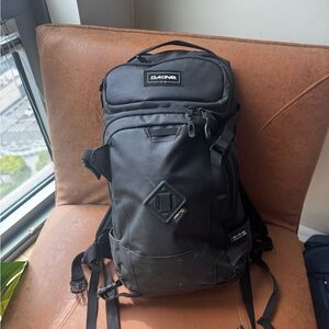 Dakine Black Cordura HeliPro 20L Black Men's Backpack with Bladder